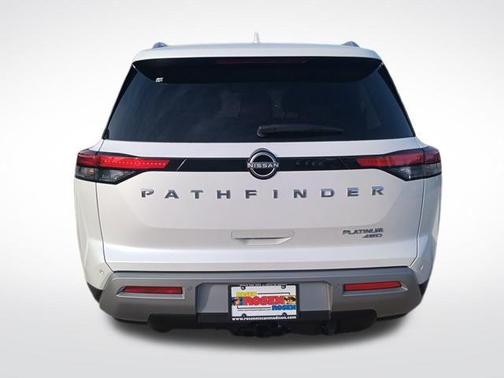 2025 Nissan Pathfinder Platinum 4WD