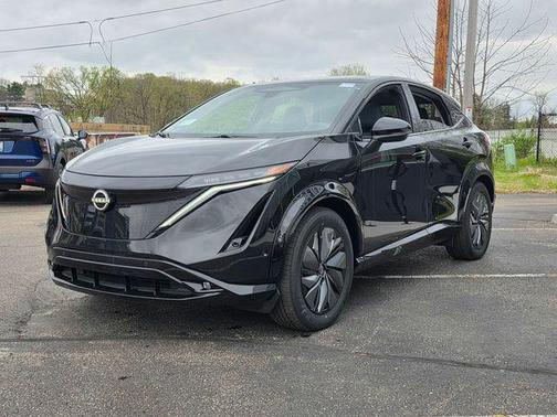 Black Diamond Pearl 2025 Nissan ARIYA PLATINUM+