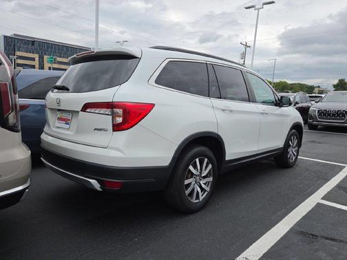 White 2022 Honda Pilot AWD EX-L