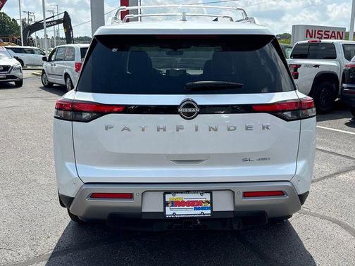 2025 Nissan Pathfinder SL 4WD