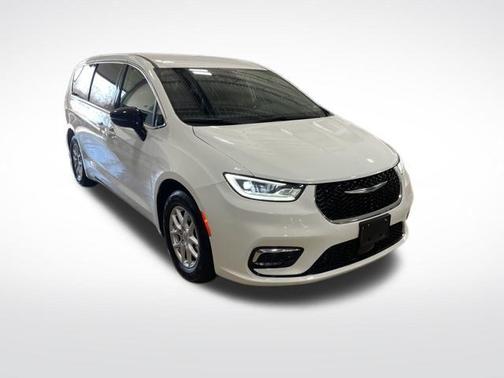 Bright White Clearcoat 2024 Chrysler Pacifica Touring L