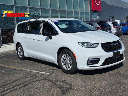 Bright White Clearcoat 2024 Chrysler Pacifica Touring L