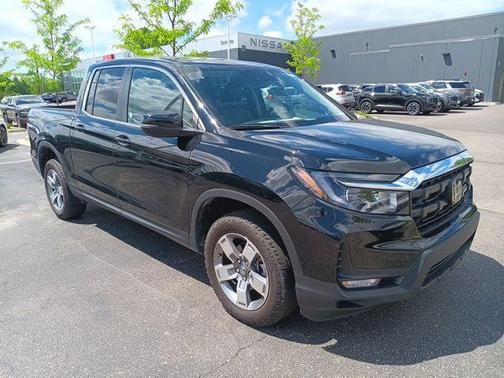 Crystal Black Pearl 2025 Honda Ridgeline RTL