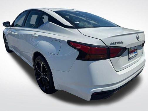 2025 Nissan Altima SR AWD