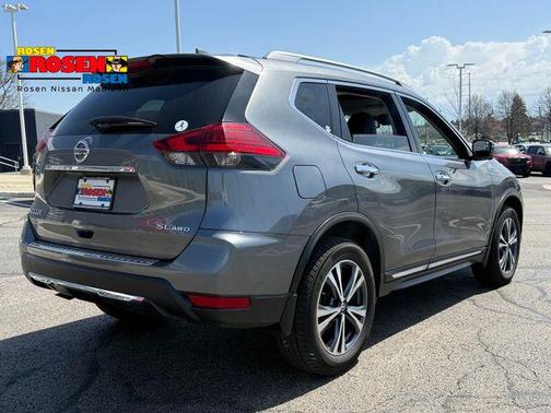 Gun Metallic 2017 Nissan Rogue SL