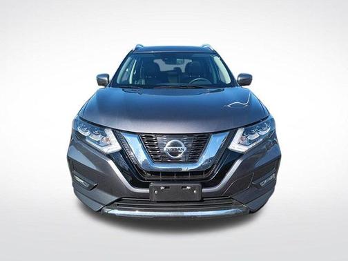Gun Metallic 2017 Nissan Rogue SL
