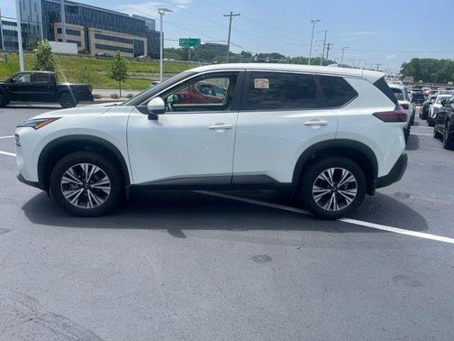 Pearl White Tricoat 2023 Nissan Rogue SV