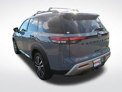 2025 Nissan Pathfinder Platinum 4WD