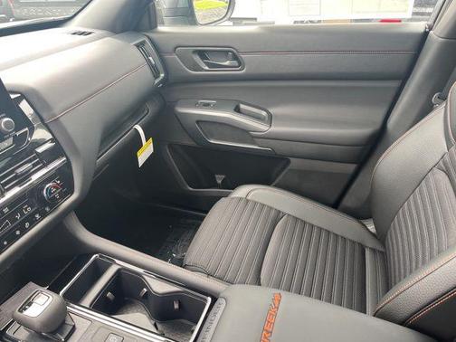 2025 Nissan Pathfinder Rock Creek 4WD