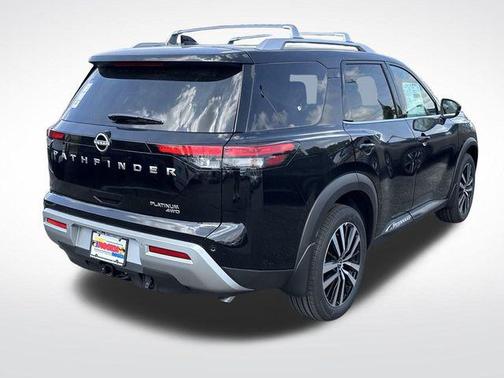 2025 Nissan Pathfinder Platinum 4WD