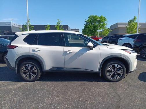 Pearl White Tricoat 2021 Nissan Rogue SV