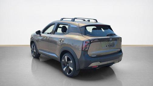 Canyon Bronze Metallic 2026 Nissan Kicks SR