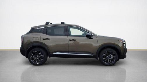 Canyon Bronze Metallic 2026 Nissan Kicks SR