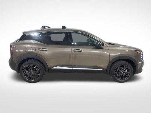 Canyon Bronze Metallic 2026 Nissan Kicks SR