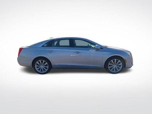 Radiant Silver Metallic 2017 Cadillac XTS Luxury