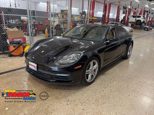 Jet Black Metallic 2017 Porsche Panamera 4
