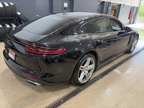 Jet Black Metallic 2017 Porsche Panamera 4