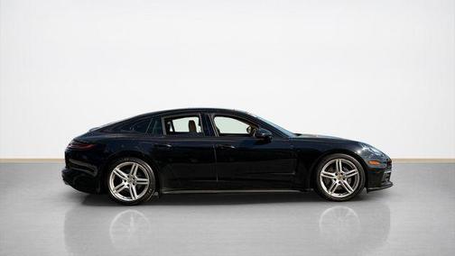 Jet Black Metallic 2017 Porsche Panamera 4