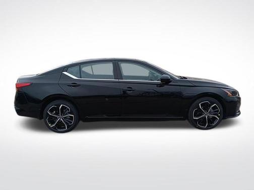 2025 Nissan Altima SR AWD