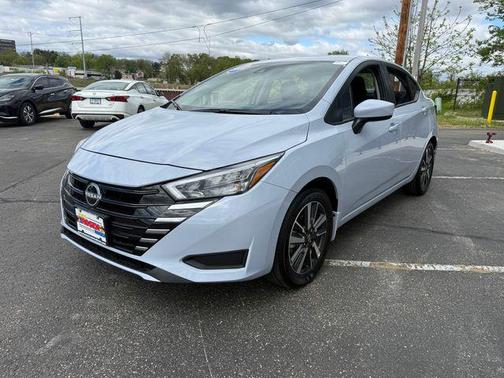 Gray Sky Pearl 2025 Nissan Versa 1.6 SV