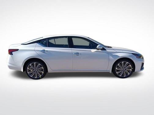 2025 Nissan Altima 2.5 SL