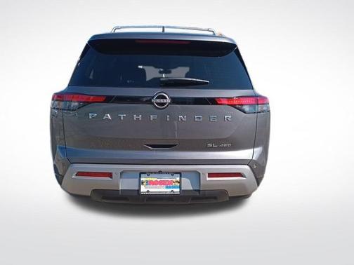2023 Nissan Pathfinder SL 4WD