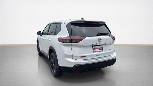 Everest White Pearl Tricoat 2026 Nissan Rogue SV