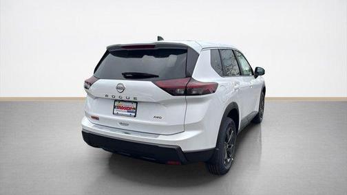 Everest White Pearl Tricoat 2026 Nissan Rogue SV