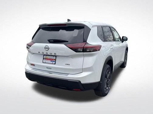 Everest White Pearl Tricoat 2026 Nissan Rogue SV