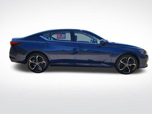 2023 Nissan Altima SR Intelligent AWD