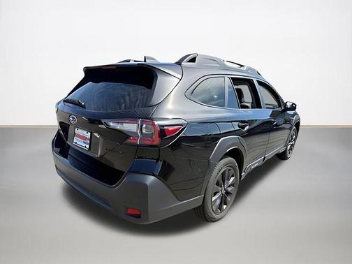 Crystal Black Silica 2025 Subaru Outback Onyx Edition