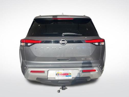 2022 Nissan Pathfinder SL 4WD