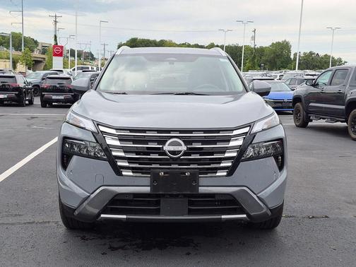 Boulder Gray Pearl 2025 Nissan Rogue SL