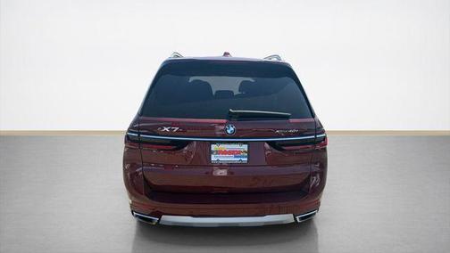 Red Metallic 2025 BMW X7 xDrive40i
