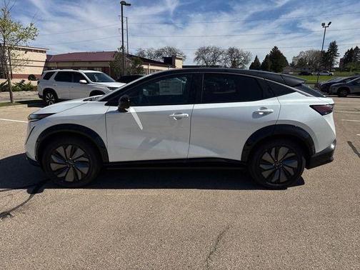 2025 Nissan ARIYA EVOLVE+