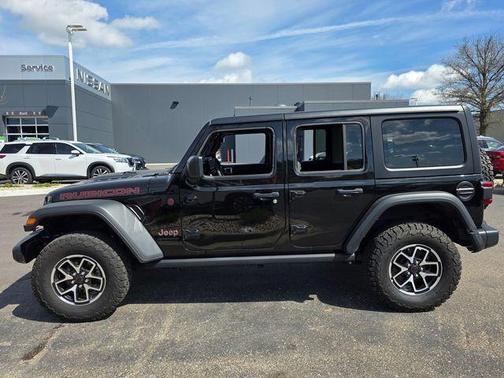 Black Clearcoat 2025 Jeep Wrangler Rubicon