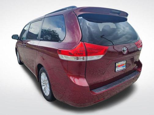 2014 Toyota Sienna XLE