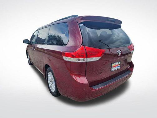 2014 Toyota Sienna XLE