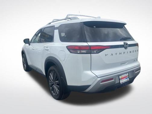 2025 Nissan Pathfinder SL 4WD