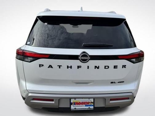 2025 Nissan Pathfinder SL 4WD