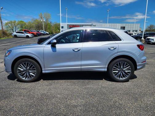 2022 Audi Q3 40 Premium Plus