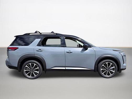 Boulder Gray/Super Black 2026 Nissan Pathfinder Platinum