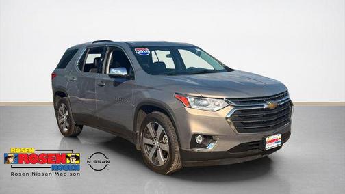 Pepperdust Metallic 2018 Chevrolet Traverse LT Leather