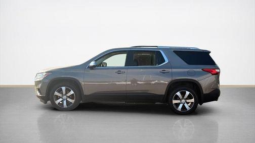 Pepperdust Metallic 2018 Chevrolet Traverse LT Leather