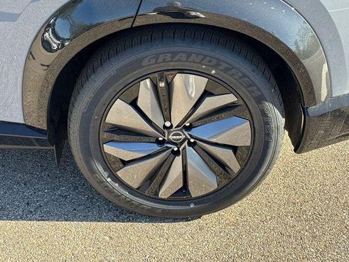 2025 Nissan ARIYA PLATINUM+