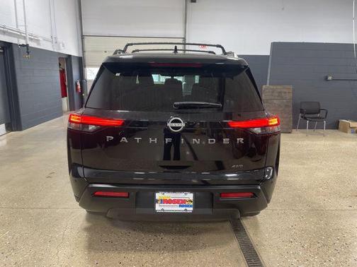 Super Black 2026 Nissan Pathfinder SV