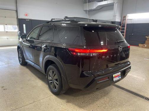 Super Black 2026 Nissan Pathfinder SV