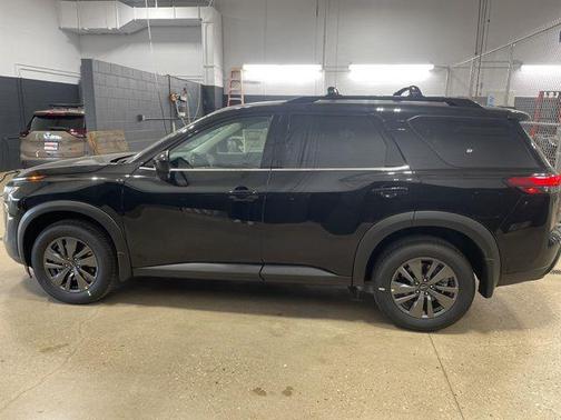 Super Black 2026 Nissan Pathfinder SV