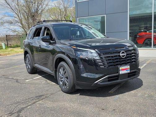Super Black 2026 Nissan Pathfinder SV
