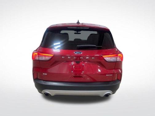 Rapid Red Metallic Tinted Clearcoat 2022 Ford Escape SE